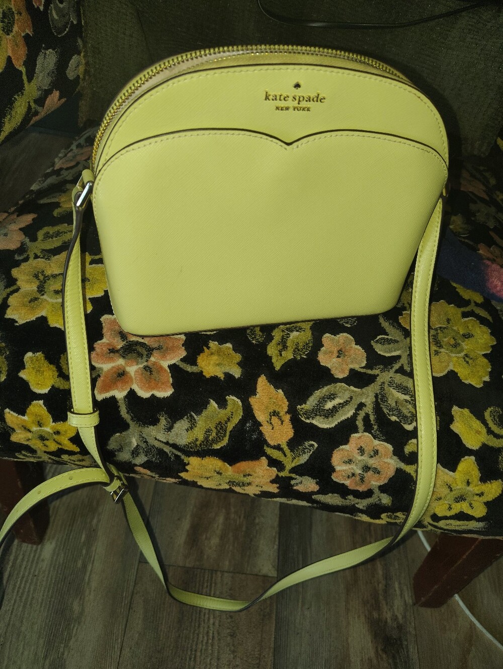 kate spade yellow logo interior tag with cream lining